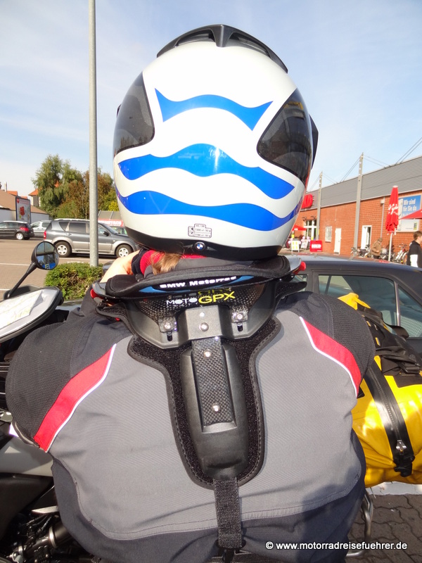 BMW und Alpinestars Neck Brace Motorradreisefuehrer.de Rezensionen